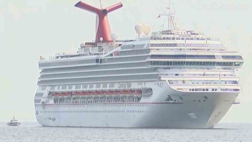 15 hours in the water: Man falls from cruise ship and is rescued