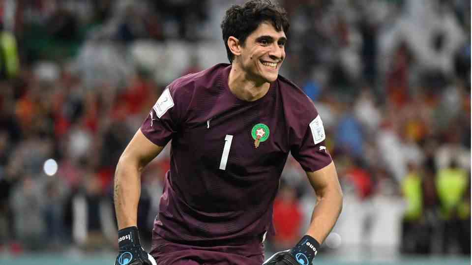 Hero of the Moroccans: Saves by keeper Bono decide the penalty shoot-out against Spain in favor of the North Africans