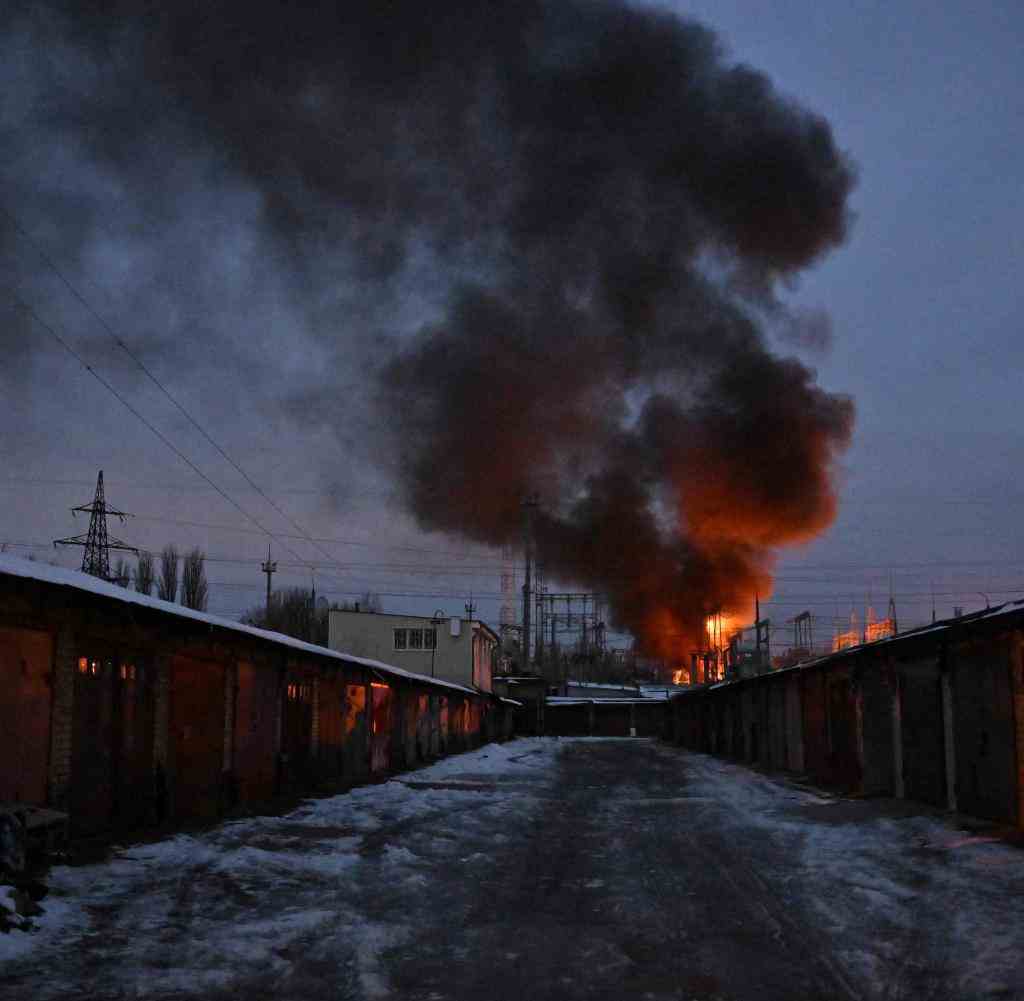 Am Montagmorgen hat Russland wieder Ziele der kritischen Infrastruktur in Kiew mit Drohnen angegriffen