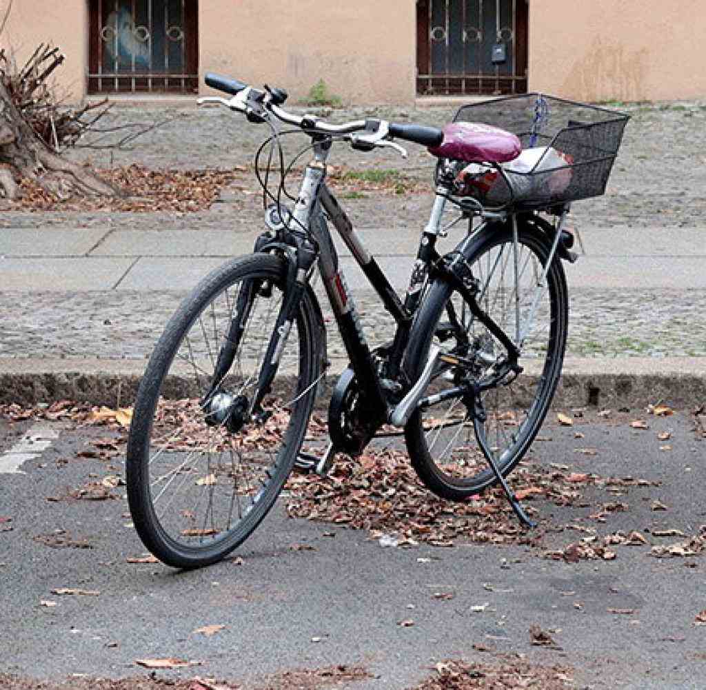 Bike parking?  Henryk M. Broder is outraged by Berlin's anti-automobility policy