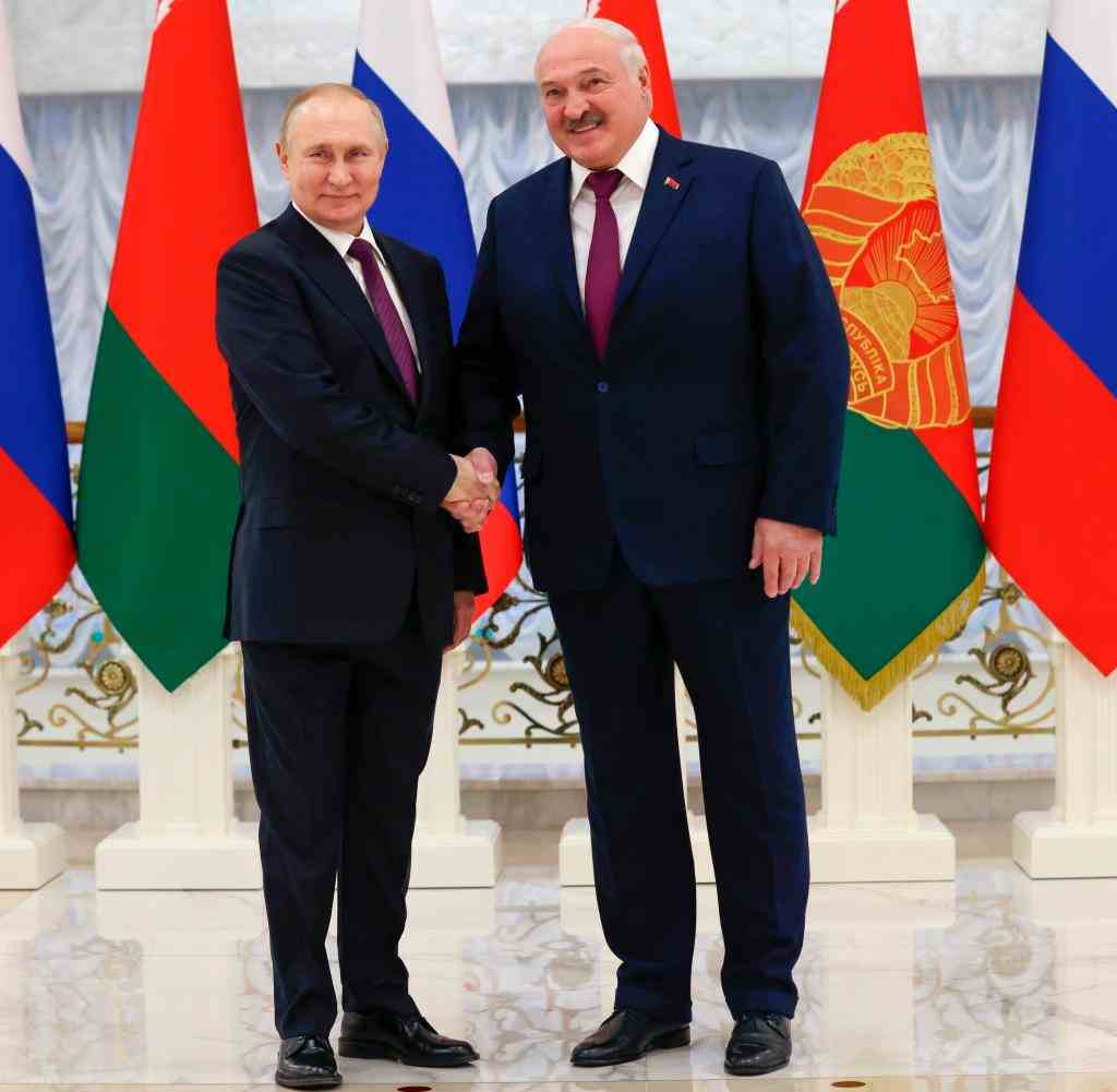 Wladimir Putin und Alexander Lukaschenko vor dem Beginn ihrer Gespräche in Minsk