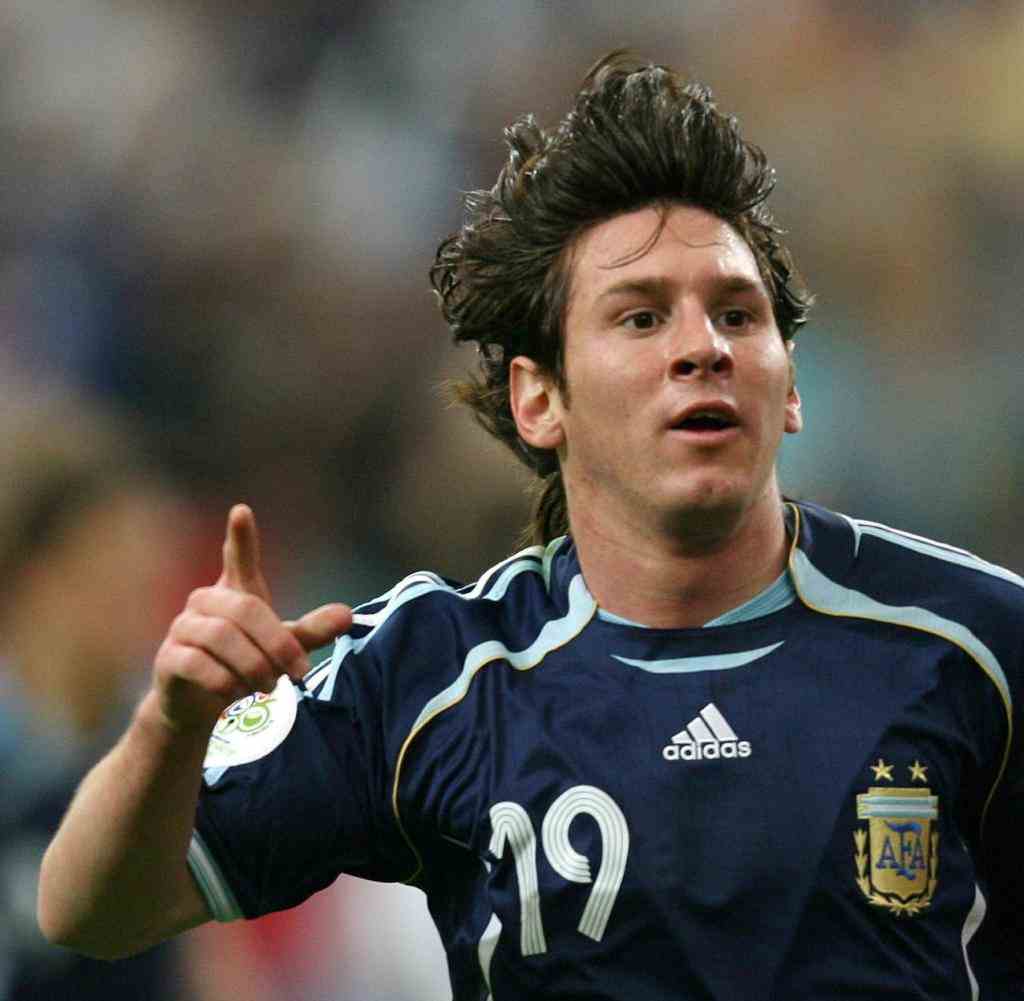 Argentinian Lionel Messi is happy about his goal to make it 6-0 during the preliminary round match Argentina - Serbia and Montenegro (6-0) on June 16, 2006 at the soccer World Cup in Gelsenkirchen.  Photo: Stefan Matzke +++(c) Picture Alliance / ASA+++