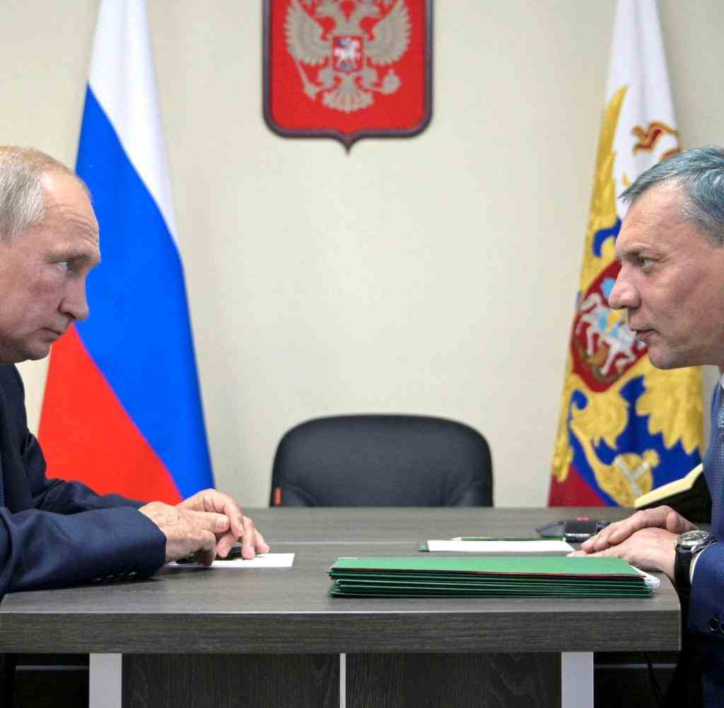 Russlands Präsident Wladimir Putin (l.) hat mit Juri Borissow einen Getreuen zum neuen Chef der russischen Raumfahrtbehörde ernannt