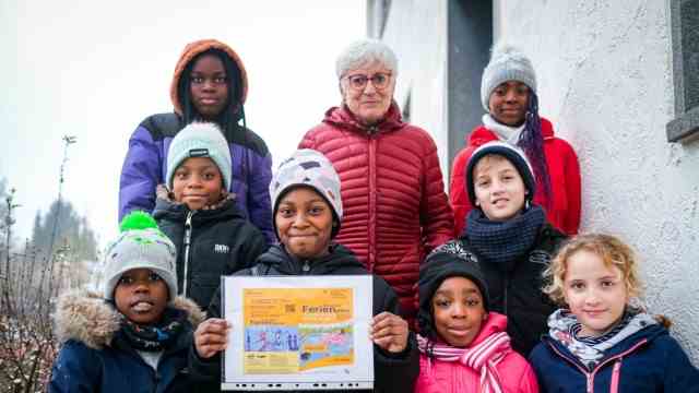 SZ-Adventskalender: Elisabeth Oehlen möchte mit den Kindern aus der Flüchtlingsunterkunft in Höhenkirchen-Siegertsbrunn zum Schwimmkurs fahren können.