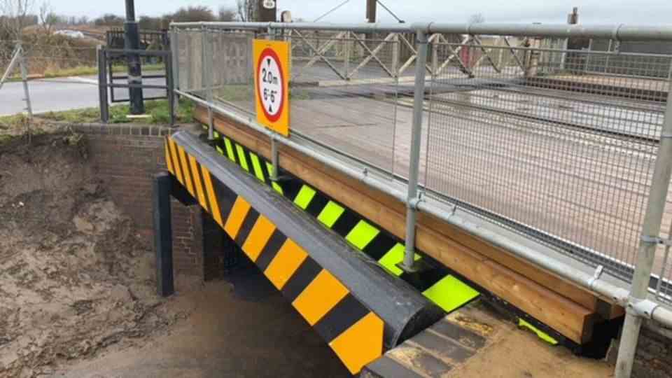 In recent years, the Stonea Bridge has been renovated.  Now there is a cushion to minimize damage to the bridge in the event of an accident.  Other warnings were also posted