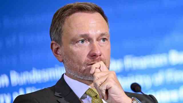 European Union: Federal Finance Minister Christian Lindner (FDP): The EU stability pact is being discussed in Brussels.  There is a rough concept that Lindner doesn't like.