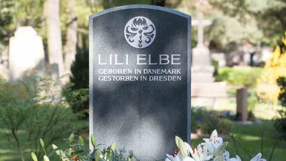 A simple tombstone in a cemetery in Dresden with the inscription: "Lili Elbe born in Denmark died in Dresden"