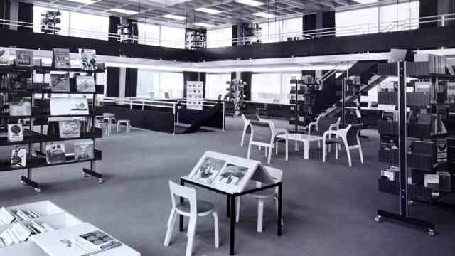 Annual review 2022: The Vaterstetten community library in its beginnings in the 1970s...
