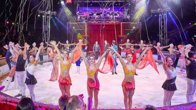 Favorites of the week: show finale of the "Dresden Christmas Circus".