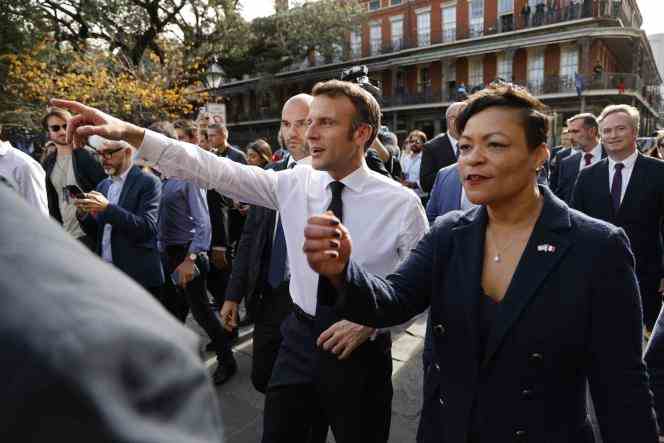 Emmanuel Macron alongside the mayor of New Orleans, LaToya Cantrell, in the French Quarter, a historic district of the city of Louisiana, on December 2, 2022.