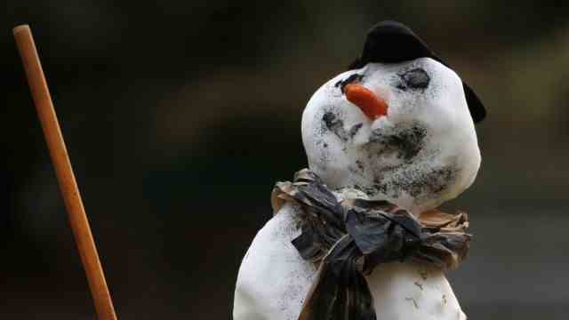 Meteorology: The prospects for snowmen are lousy - but at least there are some this December.