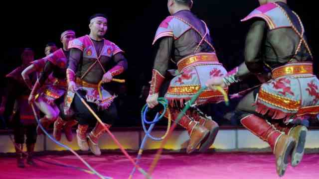 Leisure tips: Before the pandemic, the Mongolian jump rope group Khadgaa performed in Munich's Krone building, now they can be seen in Würzburg.