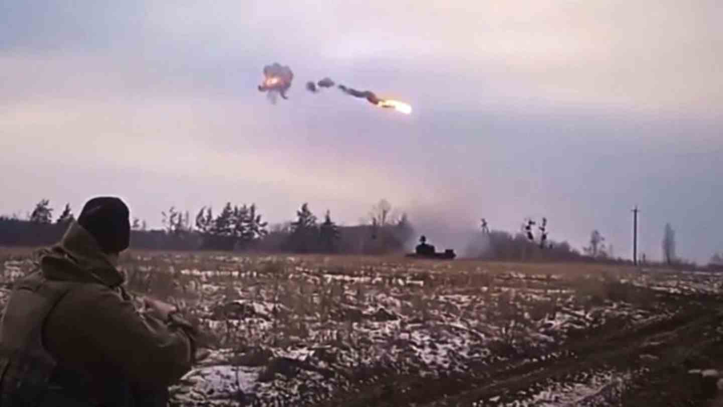 German Anti Aircraft Tank Gepard Proves Itself As A Missile Killer In   Ukraine Video May Show Rocket Launch By Cheetah Tank 