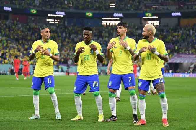   Vinicius Junior (2nd from left) celebrates his goal with Lucas Paqueta, Rafinha and Neymar in Brazil's 4-1 victory against South Korea in the Round of 16 of the World Cup, at the 974 stadium in Doha, on December 5, 2022 .