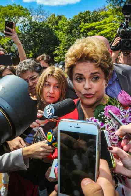 Brazil: Dilma Rousseff in October 2016 in front of a polling station in the state of Rio Grande do Sul.  She had been removed from office a few weeks earlier.  She herself spoke of a putsch.