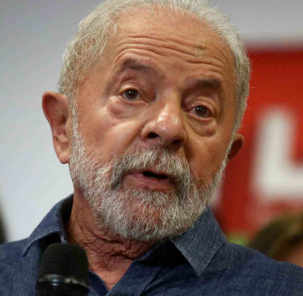 FILE PHOTO: Former Brazil's President and current presidential candidate Luiz Inacio Lula da Silva speaks during a meeting with municipal mayors in Sao Paulo, Brazil, October 26, 2022. REUTERS/Carla Carniel/File Photo