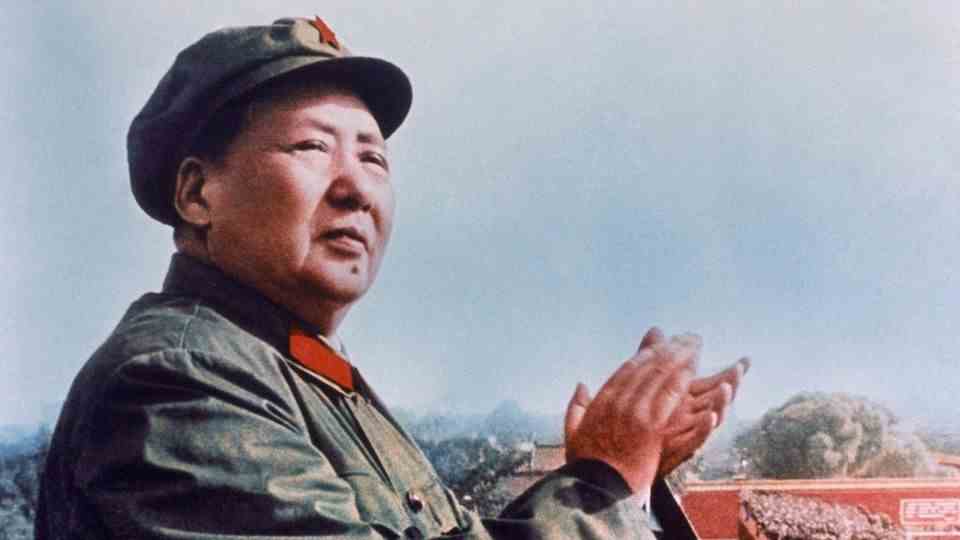 Third term: Xi Jinping now as powerful as Mao Zedong?  The story of the man who shaped China like no other