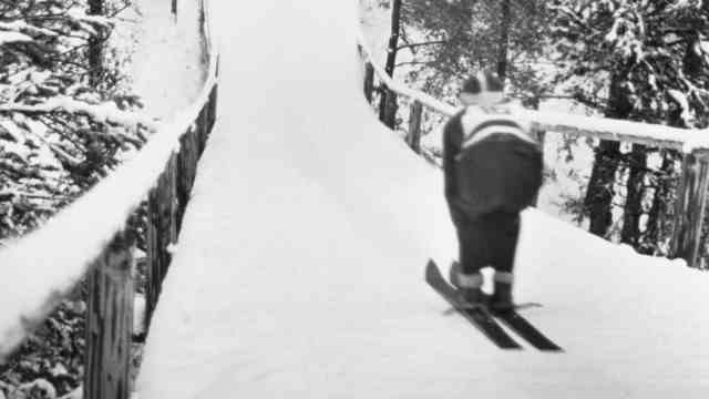 Makkabi Winter Games: A discipline in 1936 in Czechoslovakia: ski jumping.
