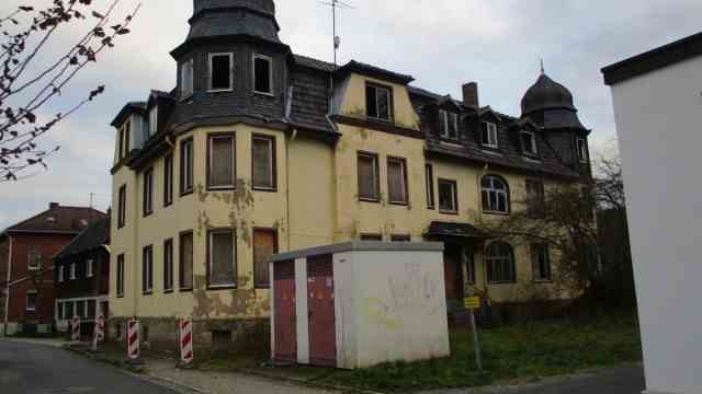 Monument protection in Bavaria: The building in Neustadt near Coburg, probably built around 1915, with its mixture of historicism and art nouveau is a typical representative of this architectural style.  The house, which is owned by the city, is now to be demolished.  Local residents and citizens are dismayed.