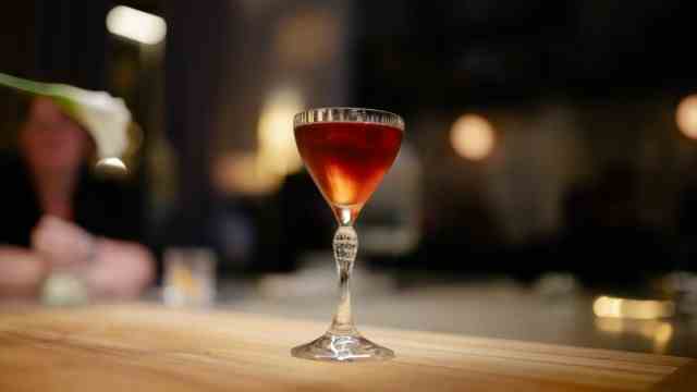 Bar Uno: Allow: a "Adonis"a blend of vermouth, sherry and bitters.