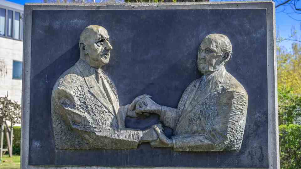 Monument to Charles de Gaulle and Konrad Adenauer in the Tiergarten in Berlin