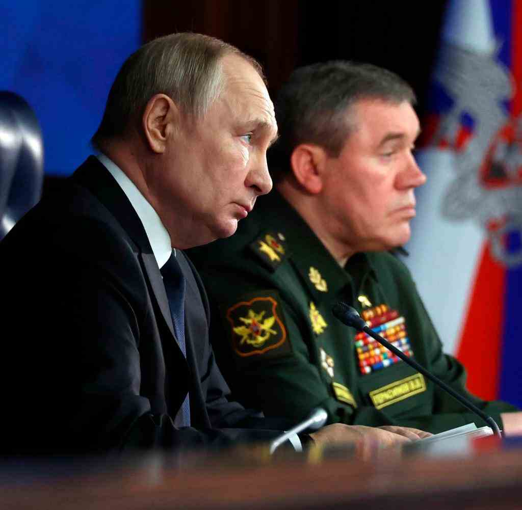 Weggefährten: Wladimir Putin (l.) und Generalstabschef Waleri Gerassimow
