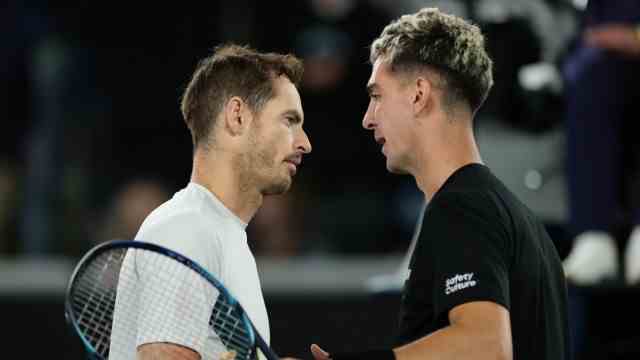 Tennis: Fair Winner Fair Loser: : Andy Murray and Thanasi Kokkinakis, the protagonists of an unforgettable evening, after match point.