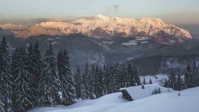 Leisure time in Bavaria: View of the winter landscape from the Roßfeld Panorama Road in Berchtesgadener Land.