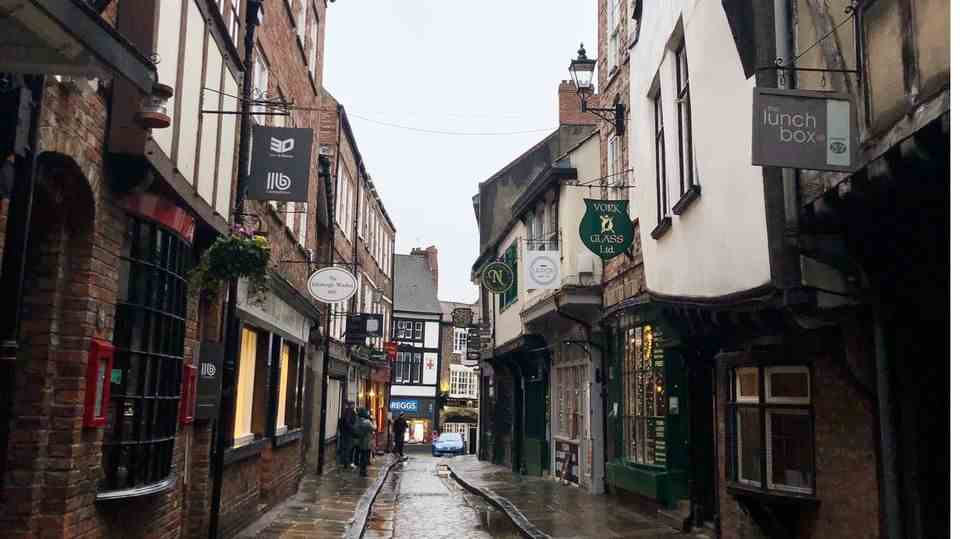 Harry Potter in Reality: The Alley "The Shambles" in York looks similar to Diagon Alley.