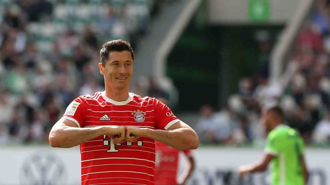2nd place: Robert Lewandowski - 238 goals between 2014 and the end of the 2021/2022 season.  Lewandowski has an absurd goal cut, scoring almost one goal per game.  The 2020 and 2021 FIFA World Player of the Year set a historic goal record for a single Bundesliga season with 41 goals.