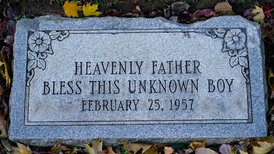 Gravestone of a child murdered in Philadelphia in 1957