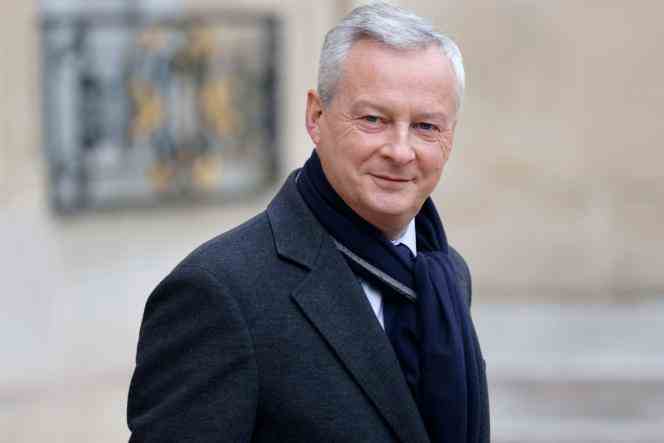 The Minister of the Economy, Bruno Le Maire, on the steps of the Elysée Palace on January 23, 2023.