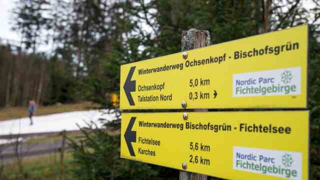 Tourism: Even in Bavaria's low mountain ranges, like here at the Ochsenkopf, there was some activity during Corona.  At the moment, however, people were waiting for snow there, as winter hiking takes place mainly in the countryside.