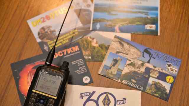 Ebersberger Verein: Radio amateurs confirm a successful connection by sending a QSL card.  The Ebersberg radio operators have already collected some of them.