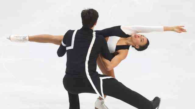 Figure skating: Symmetrical: Jennifer Janse van Rensburg and Benjamin Steffan secure their second title with an imaginative freestyle.