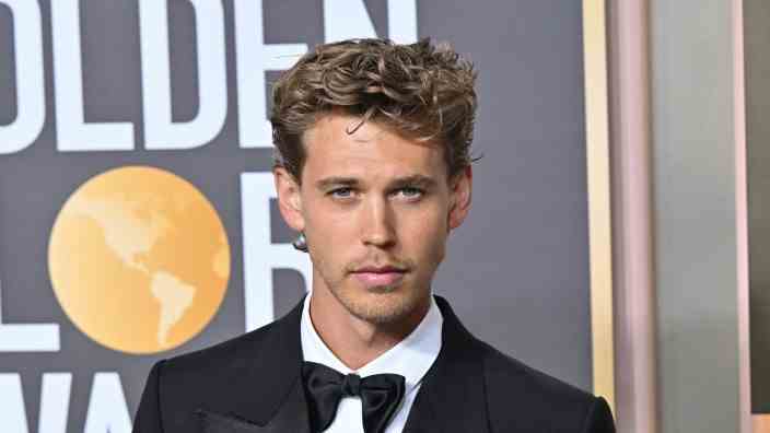 Hollywood: Austin Butler received a trophy for his portrayal of US legend Elvis Presley in the biopic "elvis".