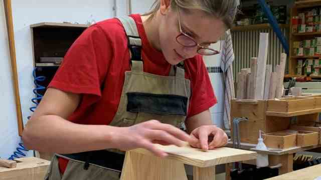 Education in Bavaria: Miranda Maier works on a swallow stool.