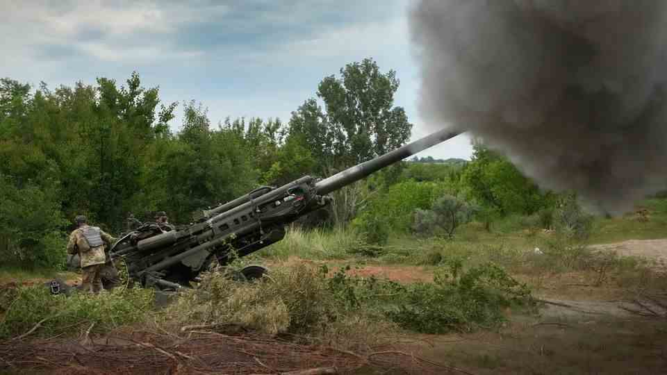 The US sent a large number of M777 howitzers to Ukraine,