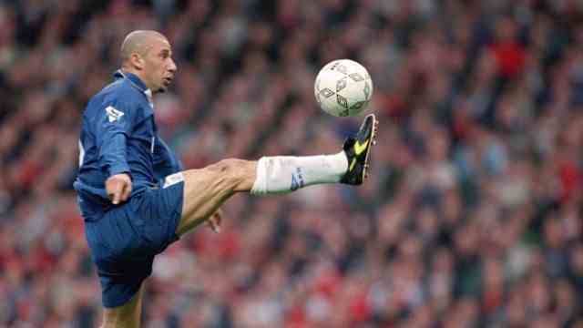 Obituary for Gianluca Vialli: Luca Vialli scored his goals for Chelsea in England.  He also flew to his beloved London for cancer treatment.