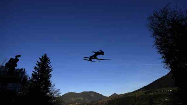 Ski jumping: Schönflier: Last January, Ryoyu Kobayashi almost became the first athlete to win the second Grand Slam at the Four Hills Tournament - this time he was far away from the podium in the first three jumps.