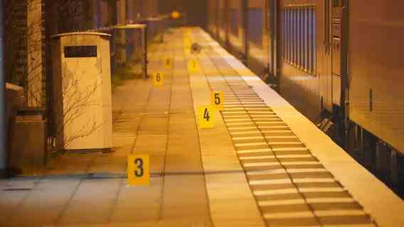 A crime scene at Brokstedt train station (Steinburg district).  © Daniel Friederichs 