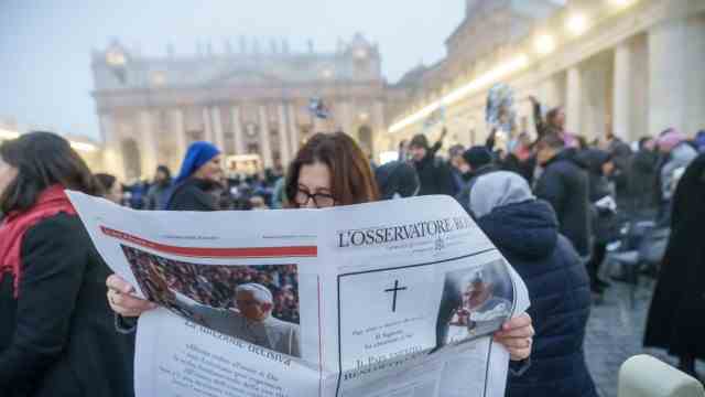 Vatican: Tens of thousands of believers have been waiting in St. Peter's Square since early morning.