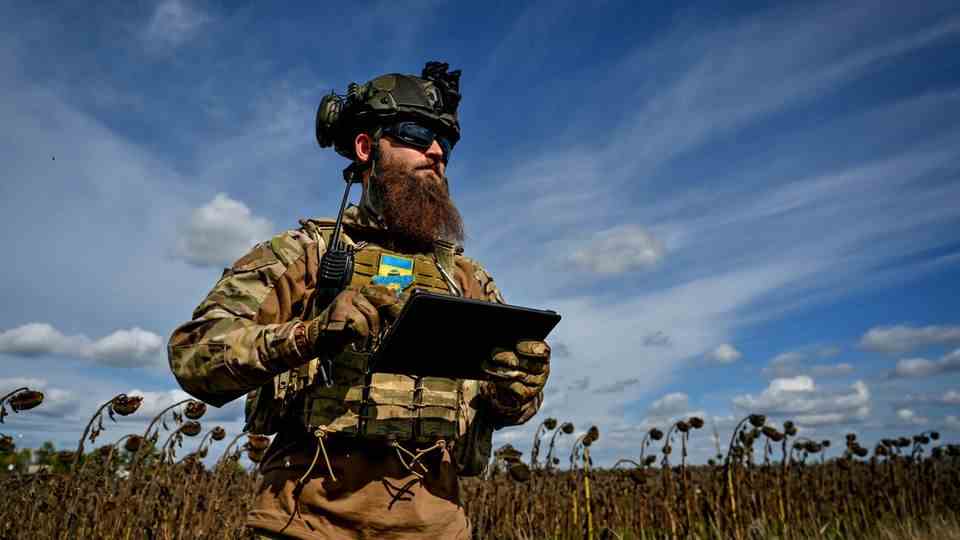 Soldier Ukraine tablet