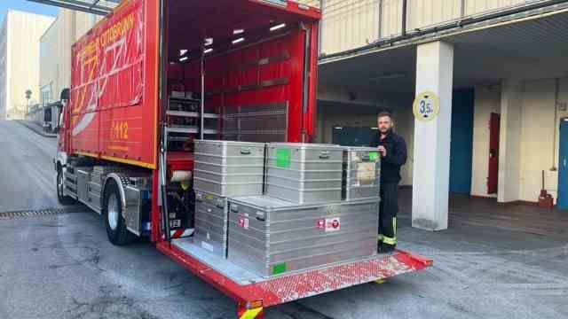 Earthquake disaster: The Ottobrunn fire brigade had already loaded transport boxes for the flight to Turkey - then the cancellation took place.