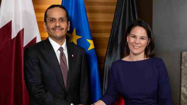 Munich Security Conference: Annalena Baerbock (Bündnis 90/Die Grünen), Foreign Minister, welcomes Qatar's Foreign Minister Sheikh Mohammed bin Abdulrahman bin Jassim Al-Thani.