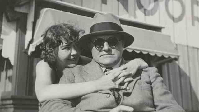 Celebrity tips for Munich: "Max Beckman.  departure" is the name of an exhibition in the Pinakothek der Moderne.  The photo shows Max and Quappi Beckmann on vacation (1934).