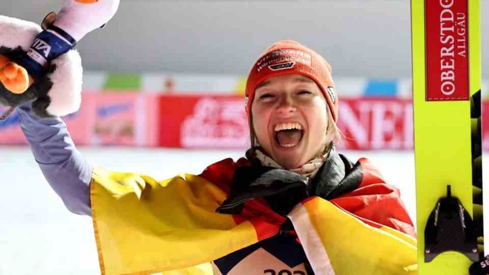 World champion on the normal hill: Katharina Althaus.  Photo: Daniel Karmann/dpa