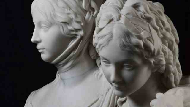 Favorites of the week: Johann Gottfried Schadows "Double statue of Princesses Luise and Friederike of Prussia"1795.