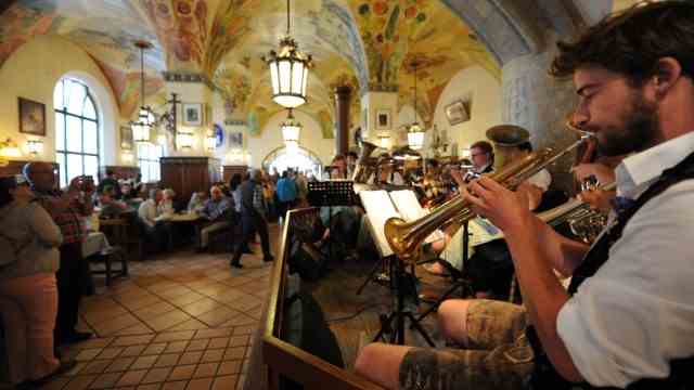 Celebrity tips for Munich and Bavaria: House band of the Hofbräuhaus am Platzl: the Obermüller Musikanten.