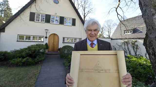 Grünwald: Ernst Holthaus has lived in house number three for 87 years.
